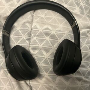Beats Solo Pro 4 (Cash App Only, SplxshJacob) Headphones (COMES WITH CHARGER)